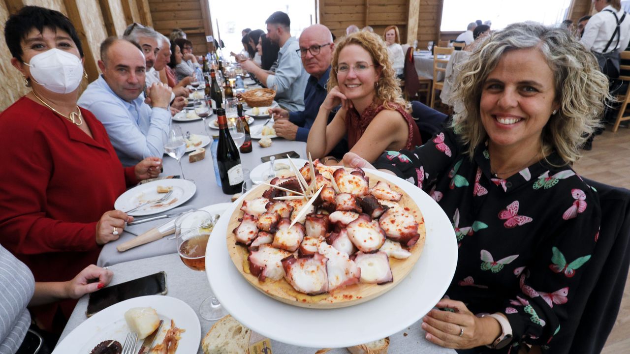 Arrancan las casetas del pulpo del San Froiln de Lugo.Mercado da Reserva da Biosfera de Allariz