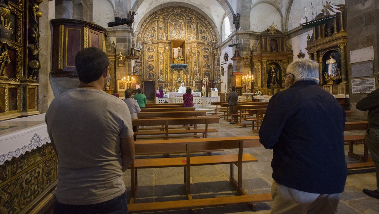 Terrazas llenas en el primer d�a de la primavera gallega.Salom�o marc� el gol del empate contra el Barcelona en el Camp Nou y el Deportivo se mantuvo en Primera en el 2015