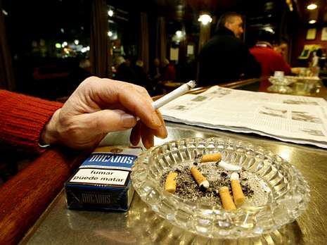 La inspecci�n detect� que en varios locales dejaban fumar.