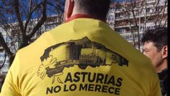 Im�genes de los primeros concentrados por Alcoa frente al Ministerio de Industria en Madrid