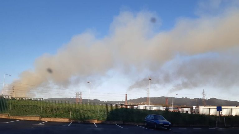 Nubes de contaminación industrial, hoy en Gijón