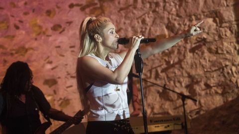 La cantante colombiana Shakira durante la presentacin de su ltimo trabajo  El Dorado , en una fiesta privada celebrada esta noche en el Convent dels Angels, en Barcelona.