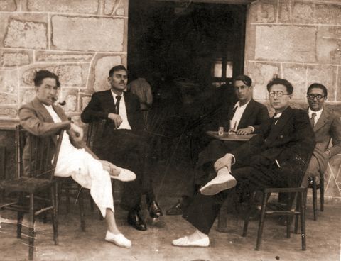 Xosé Losada Castelao (segundo pola esquerda) e Manuel Rodríguez Castelao (segundo pola dereita) acompañados de Sixto Aguirre Garín, Rafael Dieste e Jesús Bal y Gay