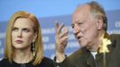 Nicole Kidman, con el director, Herzog