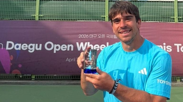Martín de la Puente, campeón individual y en dobles en Corea