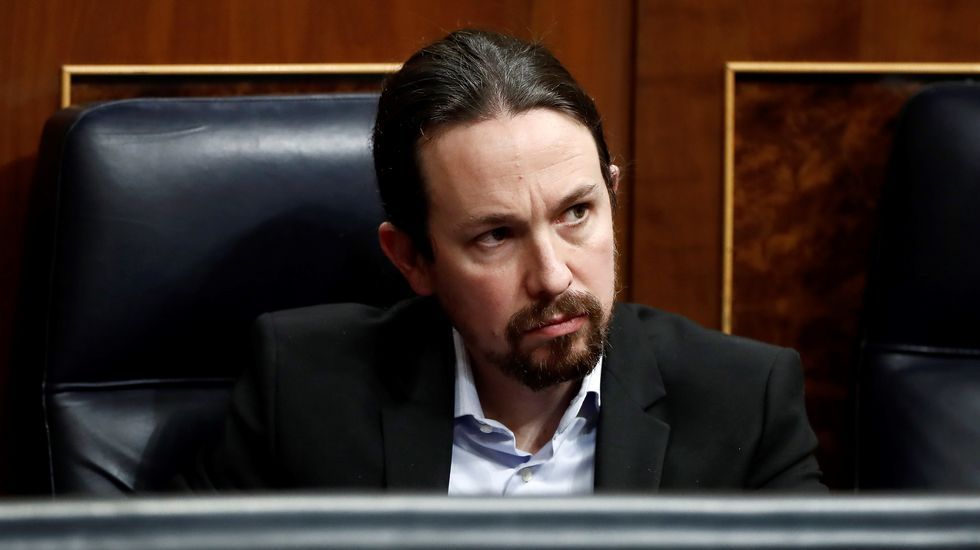 El salto de Yago Lamela que se convirti� en historia del deporte.Casado pasa por junto del ministro de Sanidad al disponerse a tomar la palabra en el pleno del Congreso