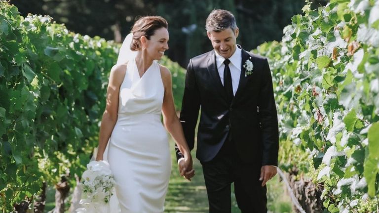Ardern se casó el 13 de enero en Nueva Zelanda con su pareja y padre de su hija, el periodista Clarke Gayford.