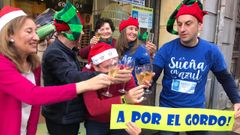 La familia que regenta la administracin de la calle Jovellanos en Oviedo celebrando el premio gordo de la Lotera de Navidad en 2018
