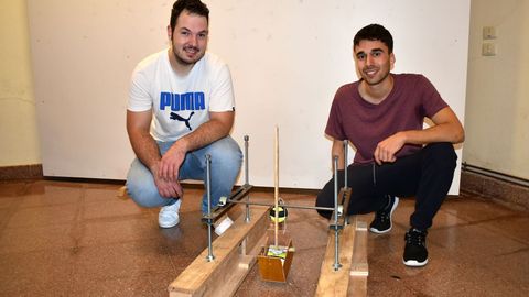 Jorge García del Río y Daniel Costa Casás fueron los mejores del concurso al lograr una distancia de 440 centímetros en el lanzamiento con catapulta