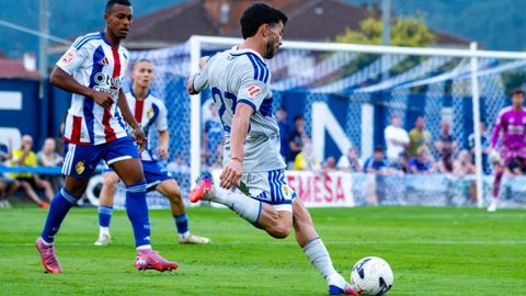 Jacobo Gonz�lez, durante el Oviedo-Ponferradina