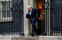 Boris Johnson sale de downing street