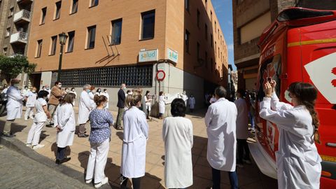 Protestas en un centro de salud de Zaragoza por la falta de material