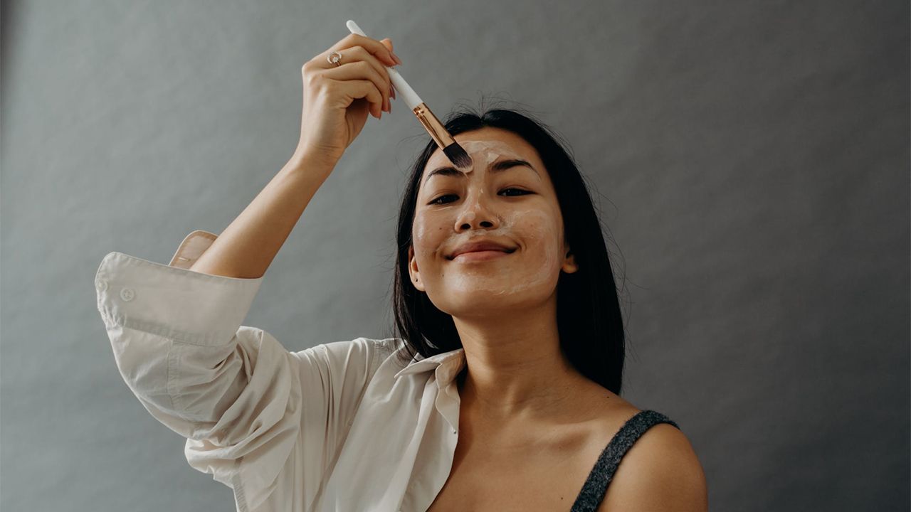 En el estudio de Pepita de Oliva.Un globo aerost&aacute;tico de la empresa Aerotours sobrevuela la Ribeira Sacra del Mi&ntilde;o, en una imagen de agosto del a&ntilde;o pasado