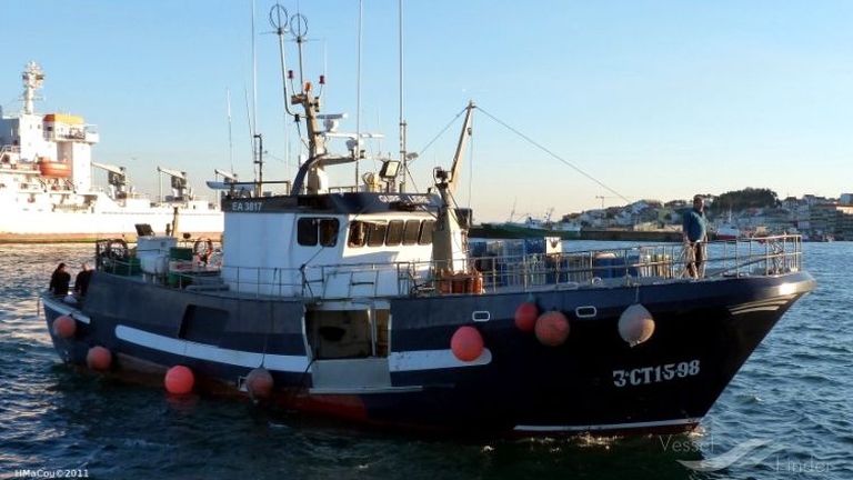 El puerto de Vigo subasta el Gure Leire por 62.000 euros tra
