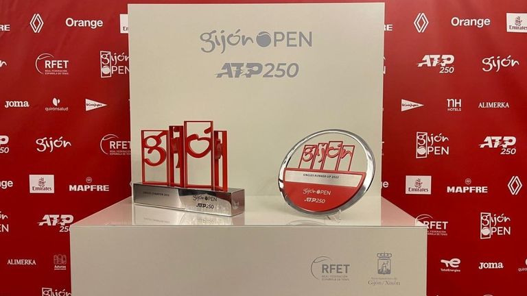 Los trofeos del Torneo Gijón Open ATP 250 de 2022, diseñados por Juan Jareño