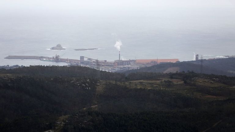 Vista de Alcoa desde Penedo do Galo, en Viveiro