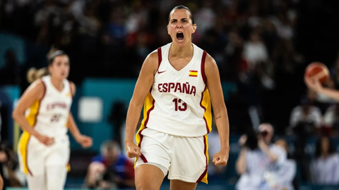 Andrea Vilar&oacute;, nueva jugadora del Ensino Lugo, celebra una jugada con la selecci&oacute;n espa&ntilde;ola en los Juegos Ol&iacute;mpicos Par&iacute;s 2024.