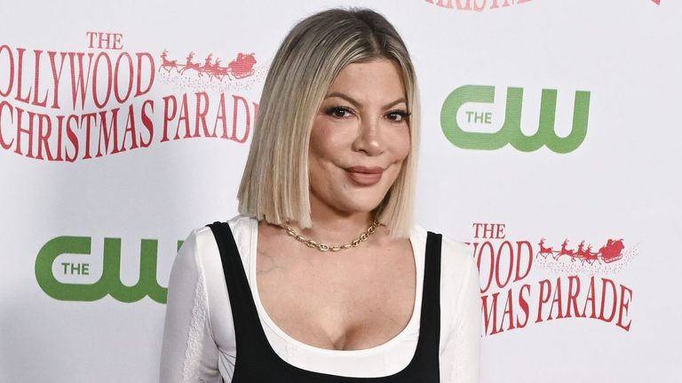 Hospitalizada la actriz Tori Spelling y cuatro de sus hijos tras sufrir un accidente de tráfico