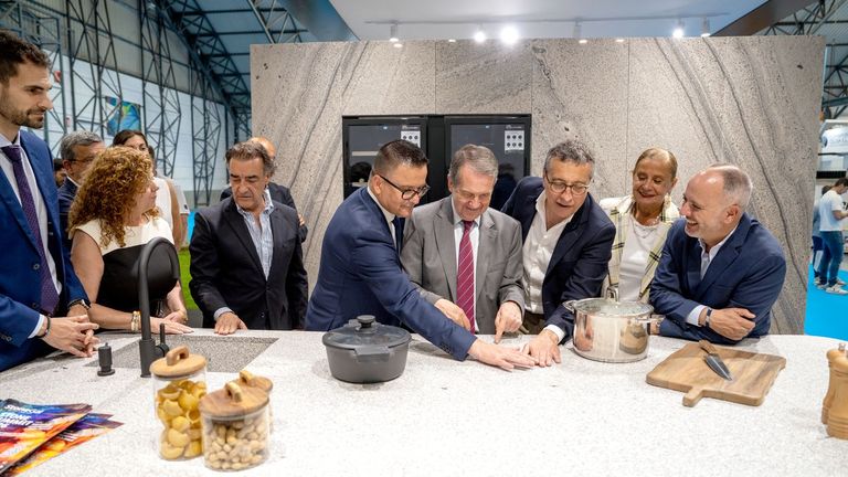 Galicia exhibe su liderazgo en el sector de la piedra con un tercio de la facturación española