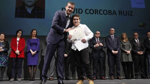Hasta un total de cuarenta alumnos de distintos centros de la provincia resultaron premiados en el concurso de la Constitucin.