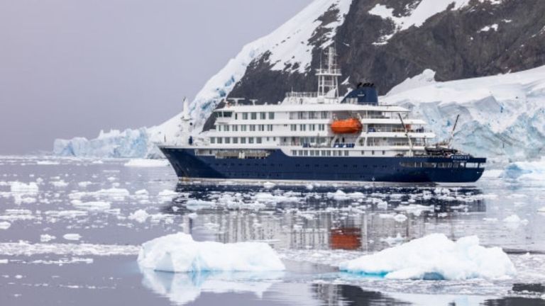 Así es el MV Hondius, el primer buque polar Clase 6 del mundo que está afectado por un brote de hantavirus