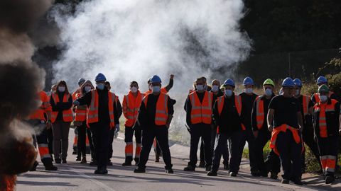 Protesta de los trabajadores de Vestas delante de la fbrica