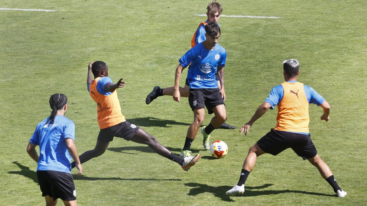 De izquierda a derecha: Uxa Calo, gallega; Alejandro Robles, venezolano; Dara Golub, ucraniana; Pablo Meza, argentino; Fernanda Palermo, uruguaya; Zurin Serraty, dominicana y Raquel Rodrguez, italiana.