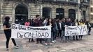 Manifestaci�n ante el conservatorio de m�sica del Principado