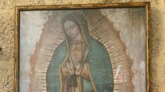 Imagen de la virgen de Guadalupe que se exhibe en la ermita de Os Prados, en A Lama
