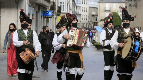 El baile, pero sobre todo la música, fueron los protagonistas de este extraño Domingo das Mozas