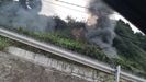 Humo en la parcela okupada captado por los vecinos desde la carretera
