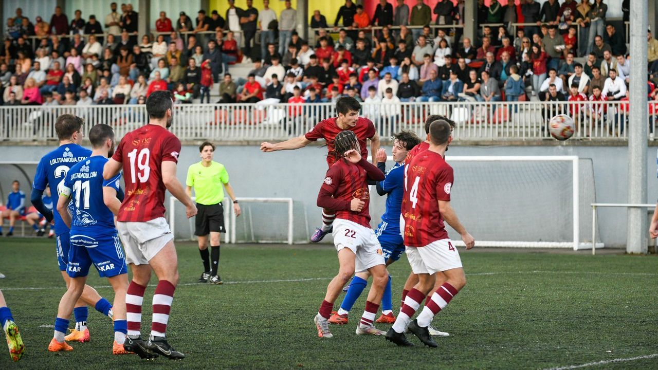 Tercera RFEF: Noia-Sarriana.Manifestacin do 25-N do ano pasado en Outeiro de Rei