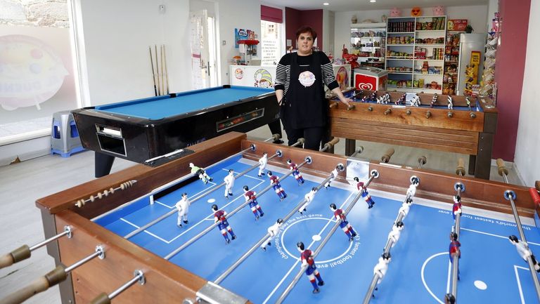 La tienda El Duende, que dirige la emprendedora viveirense Dolores Baltar, está situada en la Avenida de Lourdes