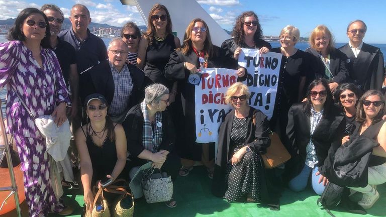 Abogadas de maltratadas: «No nos pagan ni 75 euros, en la privada esto no pasaría»