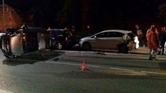 La conductora del autom�vil accidentado pudo salir por su propio pie del veh�culo 