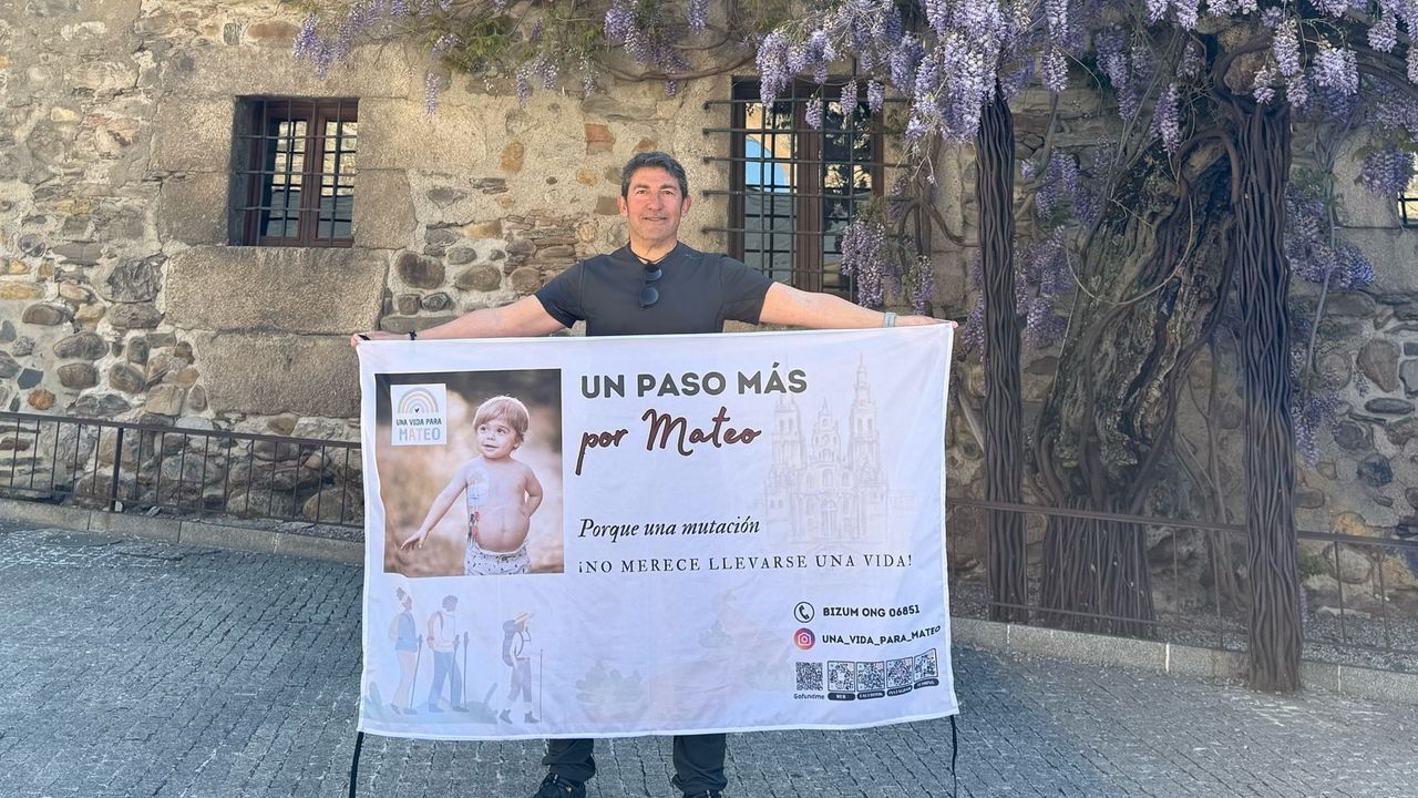 Sarria rinde tributo un ao ms a las antigedades.Alfonso Mora hace el Camino Francs para visibilizar la historia de Mateo, un nio de cinco aos que padece una mutacin en el gen NEK8 que afecta al corazn, al rin o al hgado.