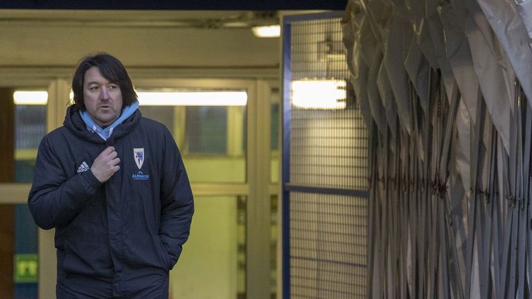 Secho, entrenador del Compostela, prevé que el juego a la espalda de las defensas será clave en Calabagueiros