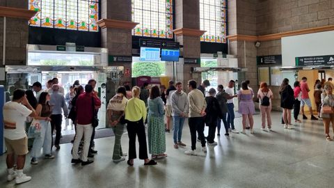Colas en la estación de A Coruña