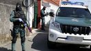 Agentes de la UDYCO de la Policía Nacional de Pontevedra y del EDOA de la Guardia Civil de la Comandancia de A Coruña explotaron este operativo con unos 30 kilos de cocaína decomisados