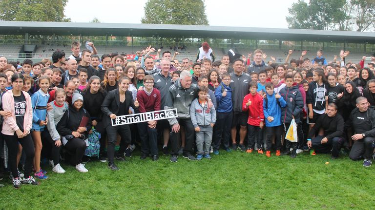 Foto de familia tras el acto institucionañ