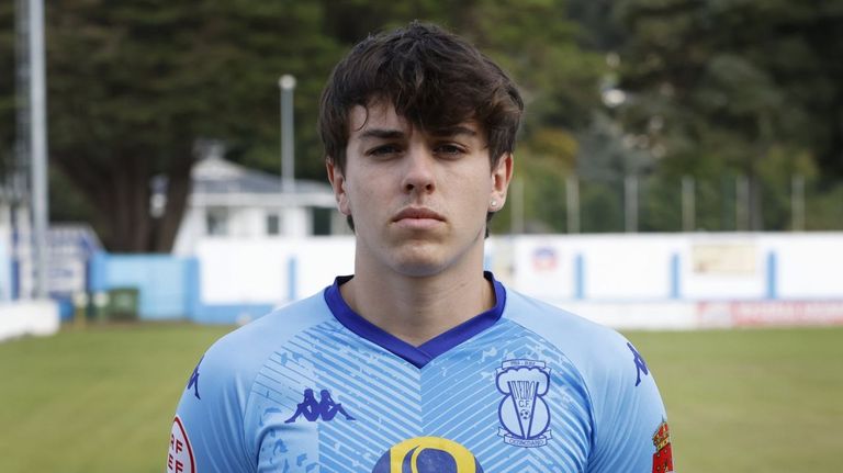 El santiagués Jacobo seguirá en el Viveiro, que pierde al brasileño Vicente Schneider