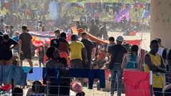 Inmigrantes haitianos acampados en Texas