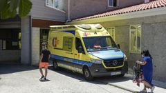 La ambulancia medicalizada con base en el Hospital do Salns se traslada durante julio y agosto al PAC de Baltar, en Sanxenxo