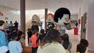 Os Bolechas saudaron no vestbulo do edificio multiusos de Monforte aos nenos que asistiron  presentacin do libro
