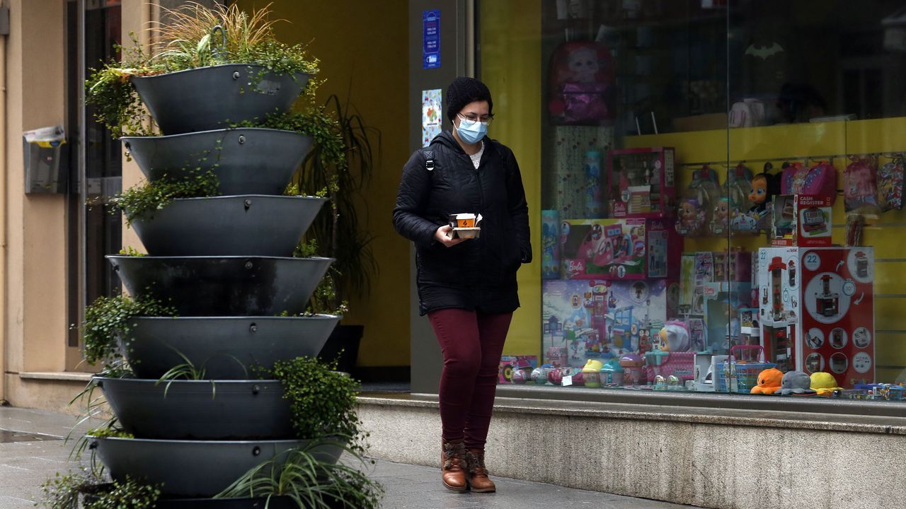 Un recorrido por el prestigioso alojamiento.El nuncio del papa en Espa�a, el filipino Bernardito Auza (segundo por la izquierda), fue quien anunci� la ampliaci�n del xacobeo al a�o 2022