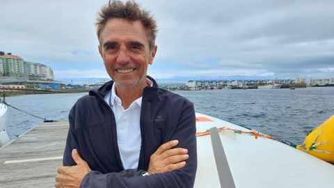 «Nunca agradeceré lo suficiente a estos hombres lo que han hecho por mí. Es increíble». Laurent se refiere al equipo de Salvamento Marítimo que este pasado martes logró rescatarlo con vida tras 16 horas bajo un velero