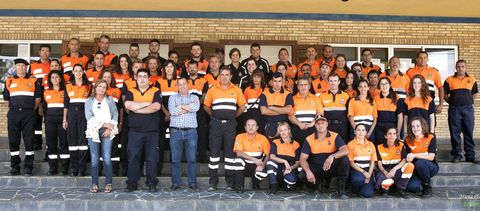 Voluntarios de Proteccin Civil, el jefe provincial y el responsable de la agrupacin local y el GES.