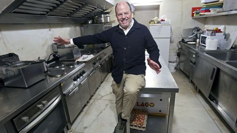 Arturo Lpez Bachiller, en la cocina de un local de Pontevedra