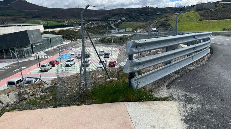 Accesos a pie a la estación de tren de A Gudiña