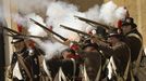 La Guardia de Honor formada por un pelotn de ARHCA recrea este sbado en Oviedo el aniversario del levantamiento popular contra Napolen que tuvo lugar en la capital asturiana el 25 de mayo de 1808 cuando la Junta General del Principado, convertida en Junta Suprema, declar la guerra a Francia y reconoci la soberana popular